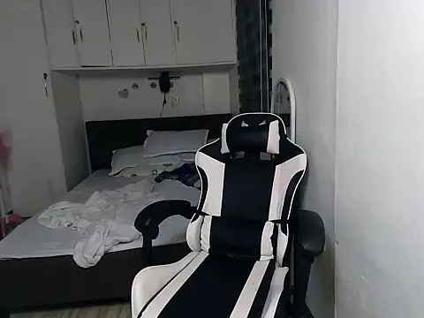 eattmebabyy online show from 03/20/26, 11:15