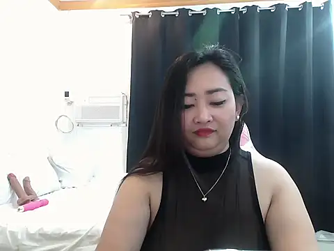 Snapshot of Wetmedaddyxxx chatting on 09/27/25, 12:48 Wetmedaddyxxx online show from 09/27/25, 12:48