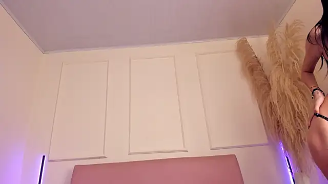 Lilily lv online show from 09/19/25, 12:23