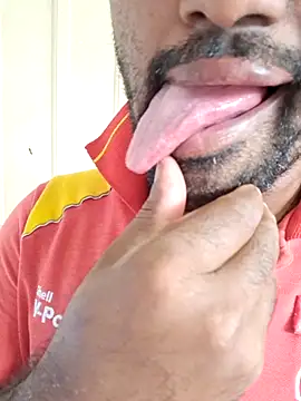 Negodabenga online show from 10/28/25, 06:21