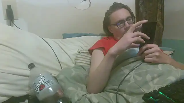 Snapshot of dandonn chatting on 05/12/26, 04:31 dandonn online show from 05/12/26, 04:31