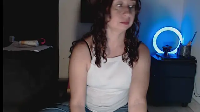 Snapshot of Milf_Valeria chatting on 02/03/26, 06:57 Milf Valeria online show from 02/03/26, 06:57