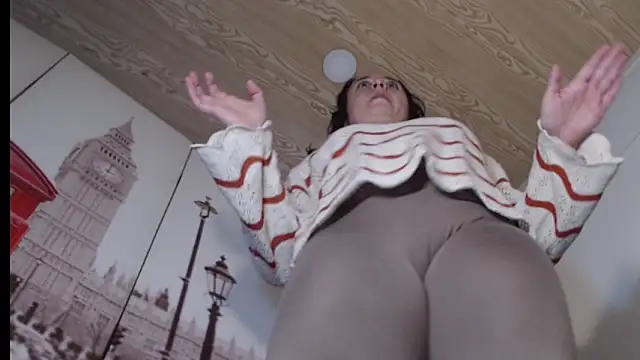 Snapshot of Milf_Valeria chatting on 02/10/26, 03:05 Milf Valeria online show from 02/10/26, 03:05