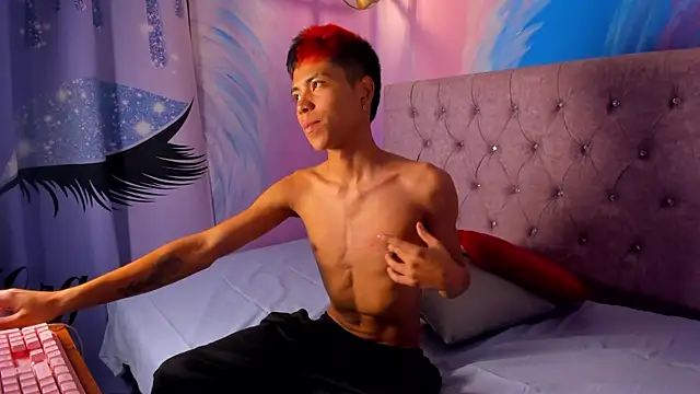 Snapshot of MaxiWildd chatting on 09/11/25, 12:49 MaxiWildd online show from 09/11/25, 12:49