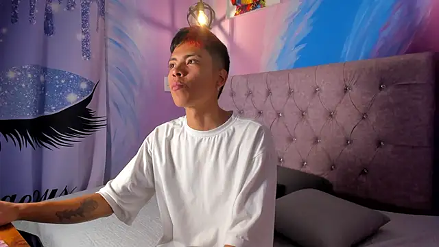 Snapshot of MaxiWildd chatting on 09/23/25, 12:41 MaxiWildd online show from 09/23/25, 12:41