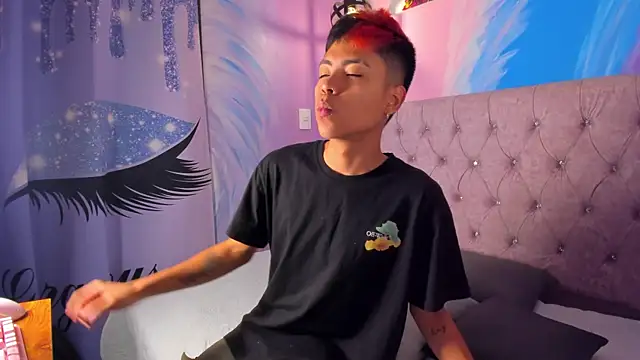 Snapshot of MaxiWildd chatting on 09/24/25, 12:52 MaxiWildd online show from 09/24/25, 12:52