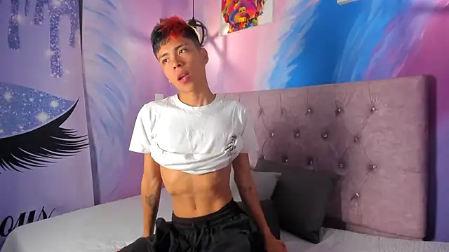 Snapshot of MaxiWildd chatting on 10/14/25, 12:50 MaxiWildd online show from 10/14/25, 12:50