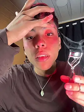 Snapshot of MaxiWildd chatting on 11/04/25, 12:59 MaxiWildd online show from 11/04/25, 12:59