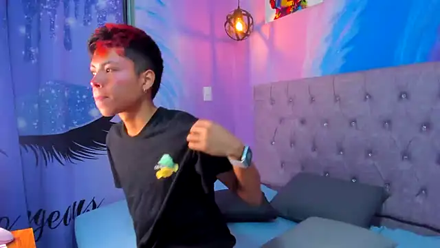 Snapshot of MaxiWildd chatting on 11/08/25, 01:00 MaxiWildd online show from 11/08/25, 01:00