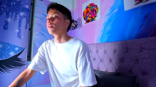 Snapshot of MaxiWildd chatting on 11/30/25, 01:15 MaxiWildd online show from 11/30/25, 01:15