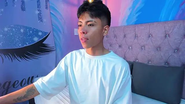 Snapshot of MaxiWildd chatting on 03/06/26, 12:45 MaxiWildd online show from 03/06/26, 12:45