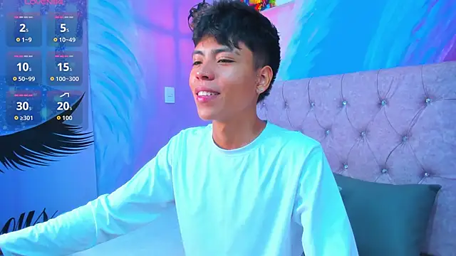 MaxiWildd online show from 04/29/26, 01:15