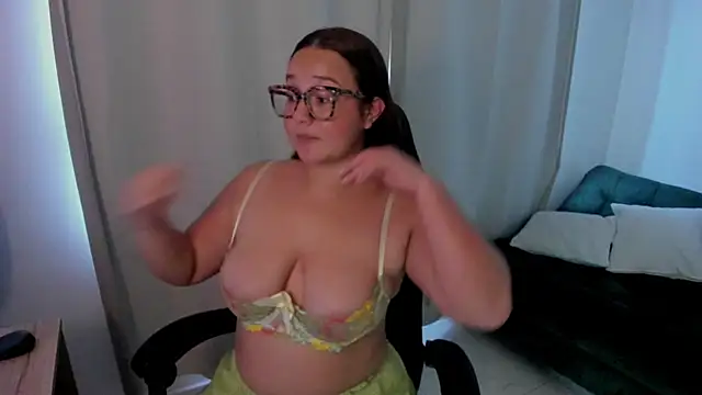 Kyleighc online show from 04/01/26, 10:18