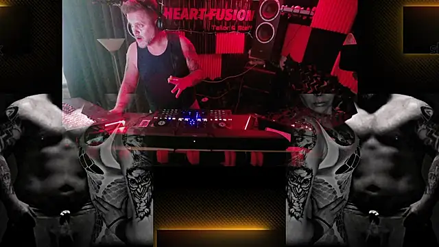 Wir2002Paar online show from 10/25/25, 09:06