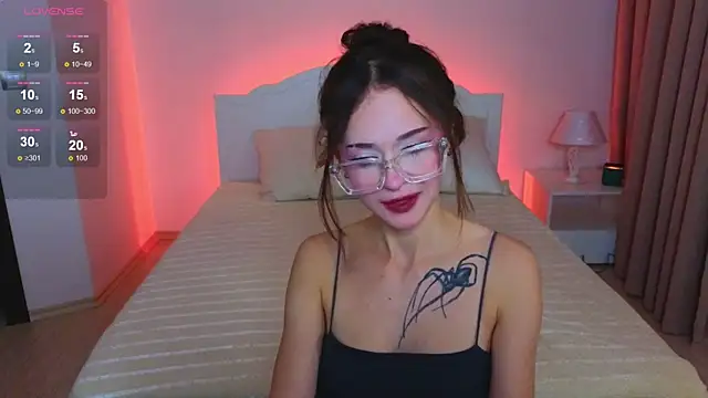 Snapshot of Adetta chatting on 09/15/25, 10:26 Adetta online show from 09/15/25, 10:26