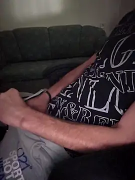 Snapshot of G-boy40 chatting on 10/06/25, 01:19 G-boy40 online show from 10/06/25, 01:19