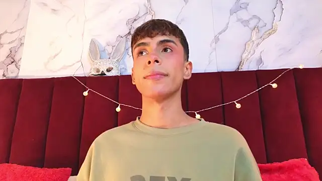 Snapshot of PrincePoppy chatting on 09/29/25, 08:35 PrincePoppy online show from 09/29/25, 08:35