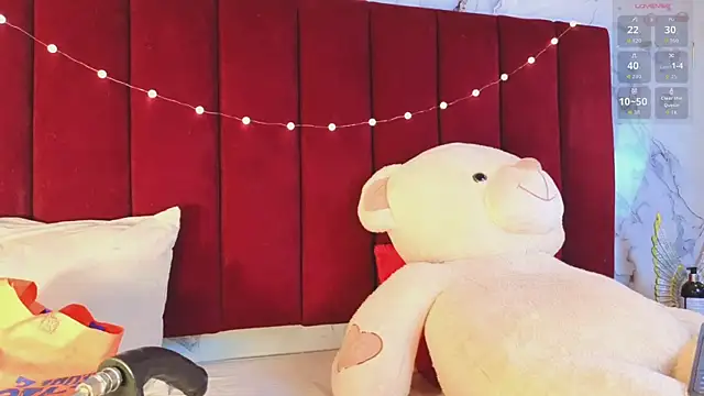 Snapshot of PrincePoppy chatting on 11/18/25, 09:19 PrincePoppy online show from 11/18/25, 09:19