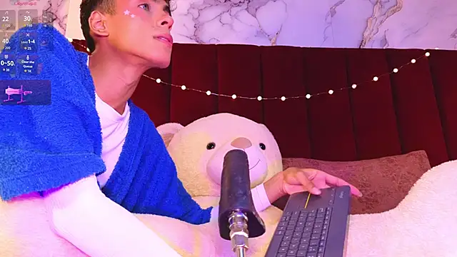 Snapshot of PrincePoppy chatting on 11/21/25, 08:40 PrincePoppy online show from 11/21/25, 08:40