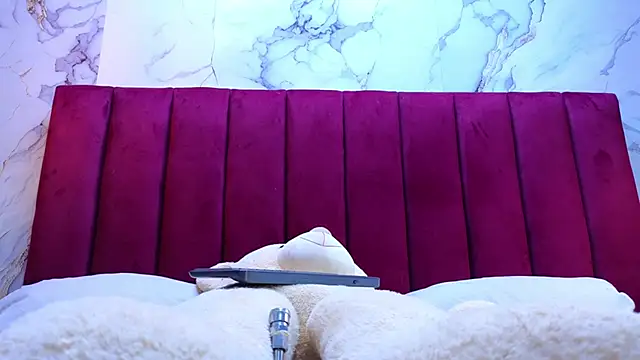 PrincePoppy online show from 12/21/25, 04:25