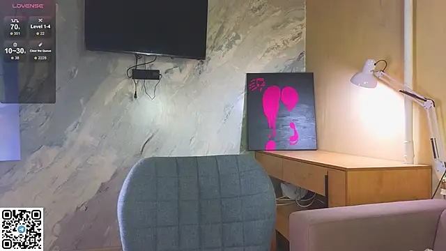 Snapshot of miss_bubbles_ chatting on 11/19/25, 12:32 miss bubbles online show from 11/19/25, 12:32