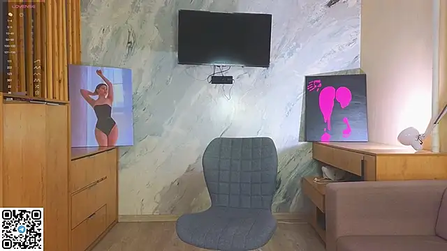 Snapshot of miss_bubbles_ chatting on 11/30/25, 12:36 miss bubbles online show from 11/30/25, 12:36