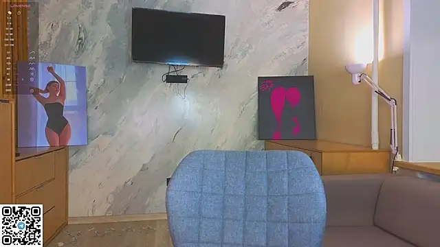 Snapshot of miss_bubbles_ chatting on 12/14/25, 12:49 miss bubbles online show from 12/14/25, 12:49