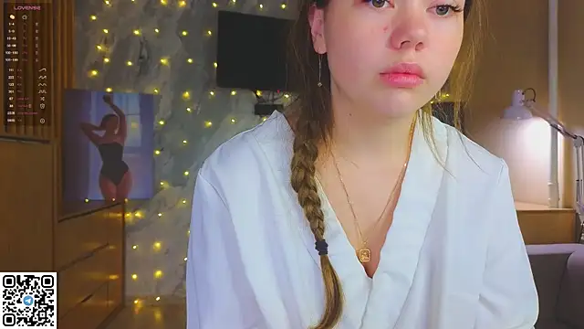 Snapshot of miss_bubbles_ chatting on 12/17/25, 01:22 miss bubbles online show from 12/17/25, 01:22