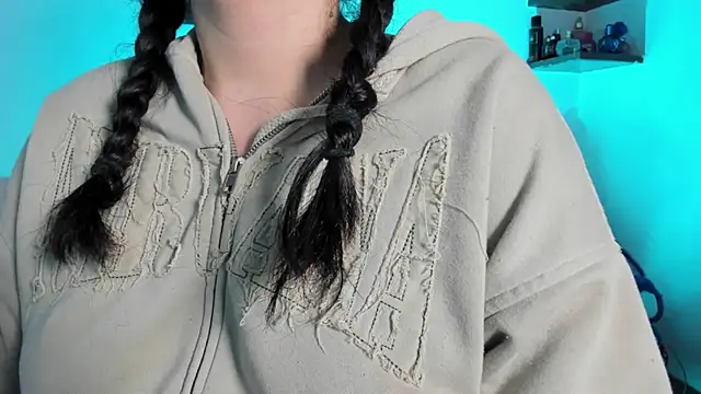 Snapshot of snow_doll chatting on 10/23/25, 06:13 snow doll online show from 10/23/25, 06:13