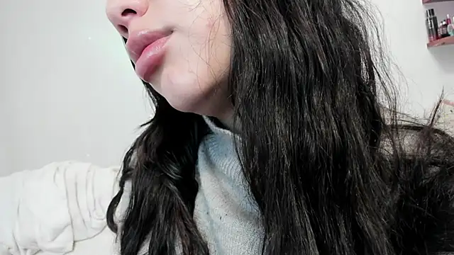 Snapshot of snow_doll chatting on 10/24/25, 07:54 snow doll online show from 10/24/25, 07:54