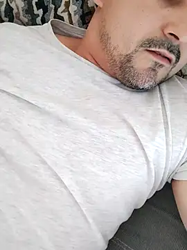 Bradd 32 online show from 11/17/25, 04:57