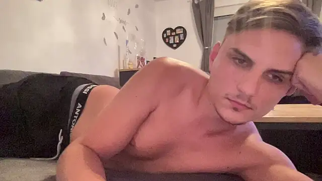 Sweetbooy90 online show from 09/21/25, 03:13