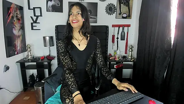 Snapshot of LunarisSmith chatting on 12/03/25, 05:22 LunarisSmith online show from 12/03/25, 05:22