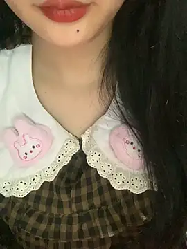 Linhtruong  online show from 11/17/25, 12:55