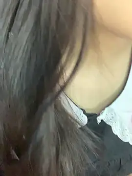 Linhtruong  online show from 12/02/25, 04:40