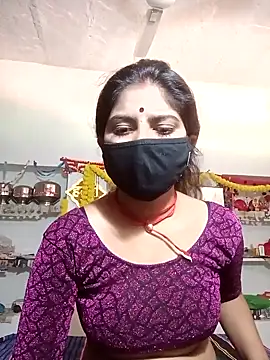 Snapshot of Daisygirl9 chatting on 09/15/25, 08:14 Daisygirl9 online show from 09/15/25, 08:14