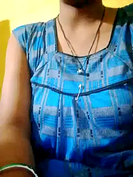 Snapshot of Daisygirl9 chatting on 10/17/25, 02:30 Daisygirl9 online show from 10/17/25, 02:30