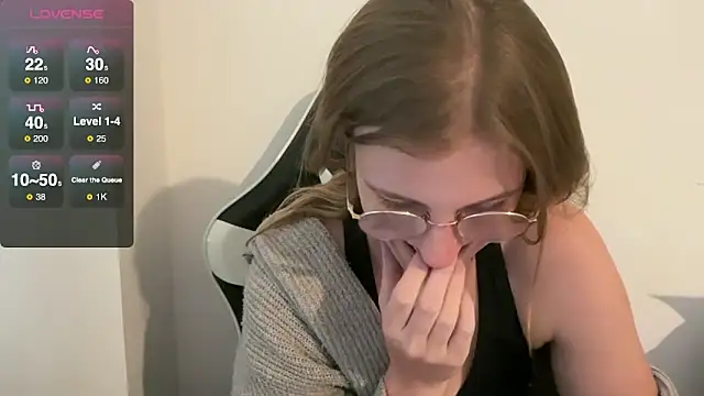 BustyKellyXXX online show from 10/31/25, 11:33