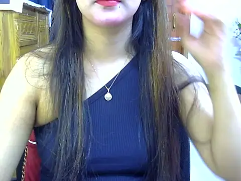 Snapshot of Obonti_2000 chatting on 10/20/25, 04:51 Obonti 2000 online show from 10/20/25, 04:51