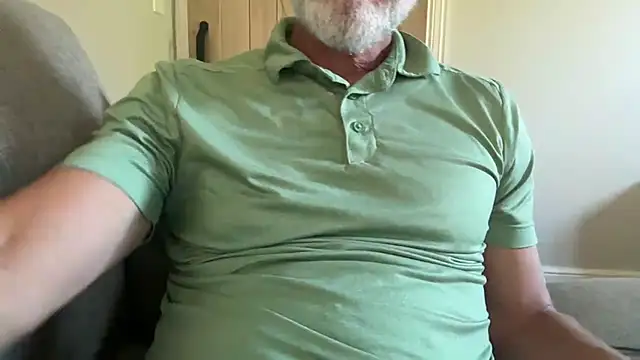 Snapshot of braselton06 chatting on 09/30/25, 05:07 braselton06 online show from 09/30/25, 05:07