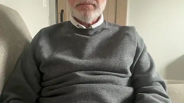 Snapshot of braselton06 chatting on 12/01/25, 02:44 braselton06 online show from 12/01/25, 02:44