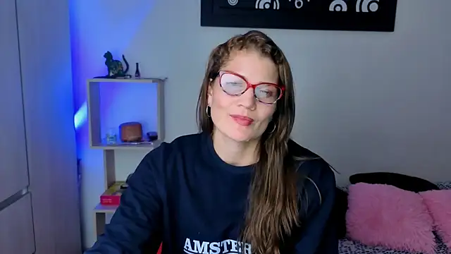 Snapshot of Camila-ventura chatting on 11/10/25, 07:57 Camila-ventura online show from 11/10/25, 07:57