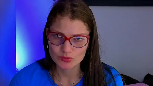 Snapshot of Camila-ventura chatting on 12/03/25, 07:56 Camila-ventura online show from 12/03/25, 07:56