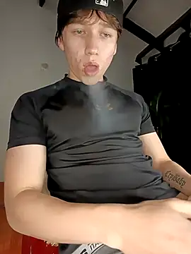 Snapshot of Logan_sixxer chatting on 12/05/25, 02:53 Logan sixxer online show from 12/05/25, 02:53