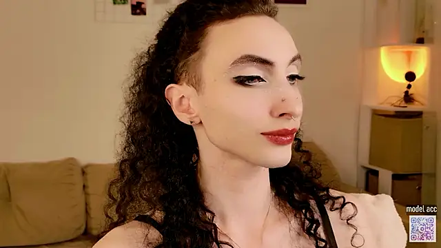 Snapshot of Queen_of_tease chatting on 02/07/26, 10:57 Queen of tease online show from 02/07/26, 10:57