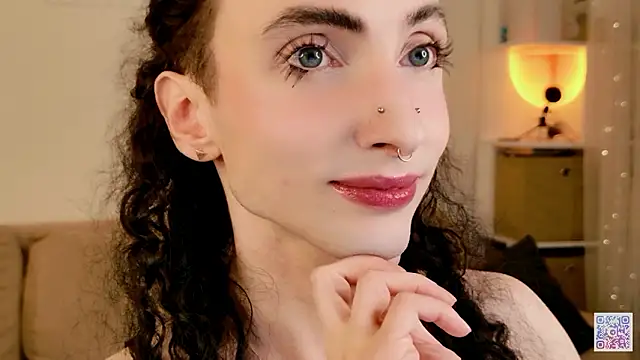 Snapshot of Queen_of_tease chatting on 02/19/26, 10:17 Queen of tease online show from 02/19/26, 10:17