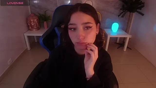 Snapshot of venuss09_s chatting on 09/20/25, 01:23 venuss09 s online show from 09/20/25, 01:23