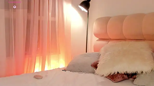 selene phmoon online show from 06/08/26, 11:49
