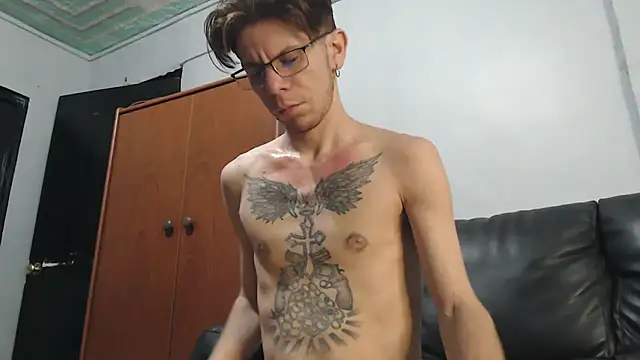 Snapshot of AlexandroRossi chatting on 12/04/25, 05:06 AlexandroRossi online show from 12/04/25, 05:06