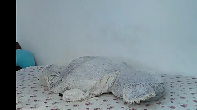 JullyanaRain online show from 04/17/26, 05:49